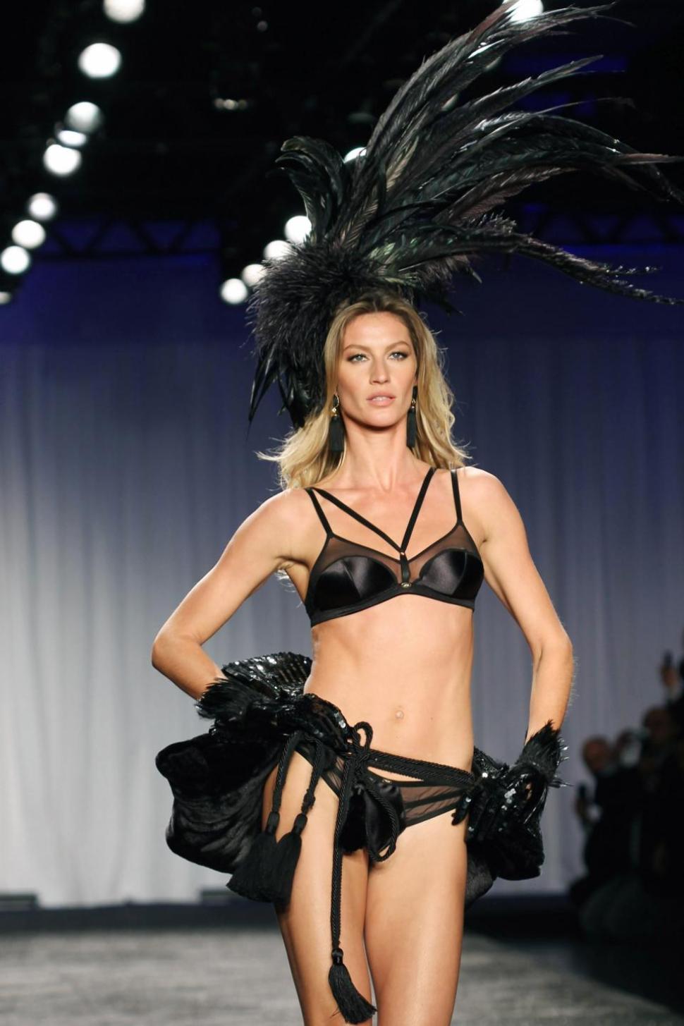 Gisele Bundchen earned $    47 million this year before taxes. 