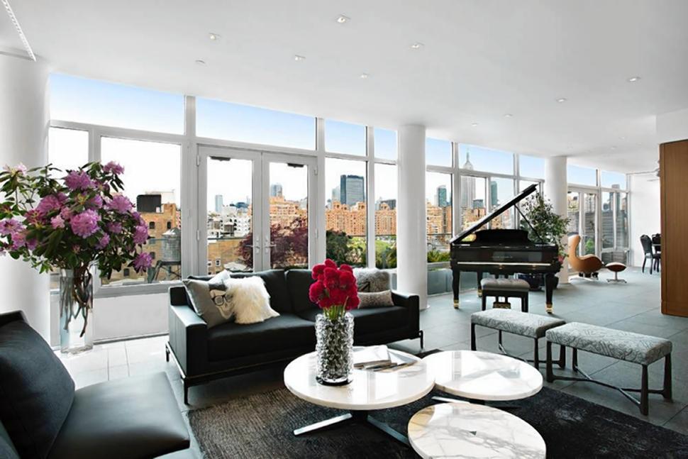 Queen Bey took a tour of this $    21.5 million five-bedroom penthouse in Chelsea.