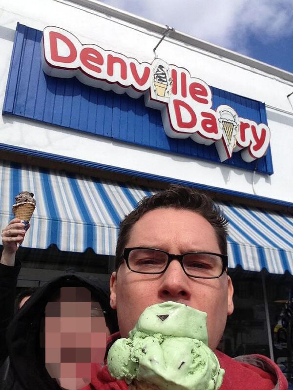 Twitter photo of Bryan Singer at an ice cream shop in Denville, NJ posted on March 23, 2013.