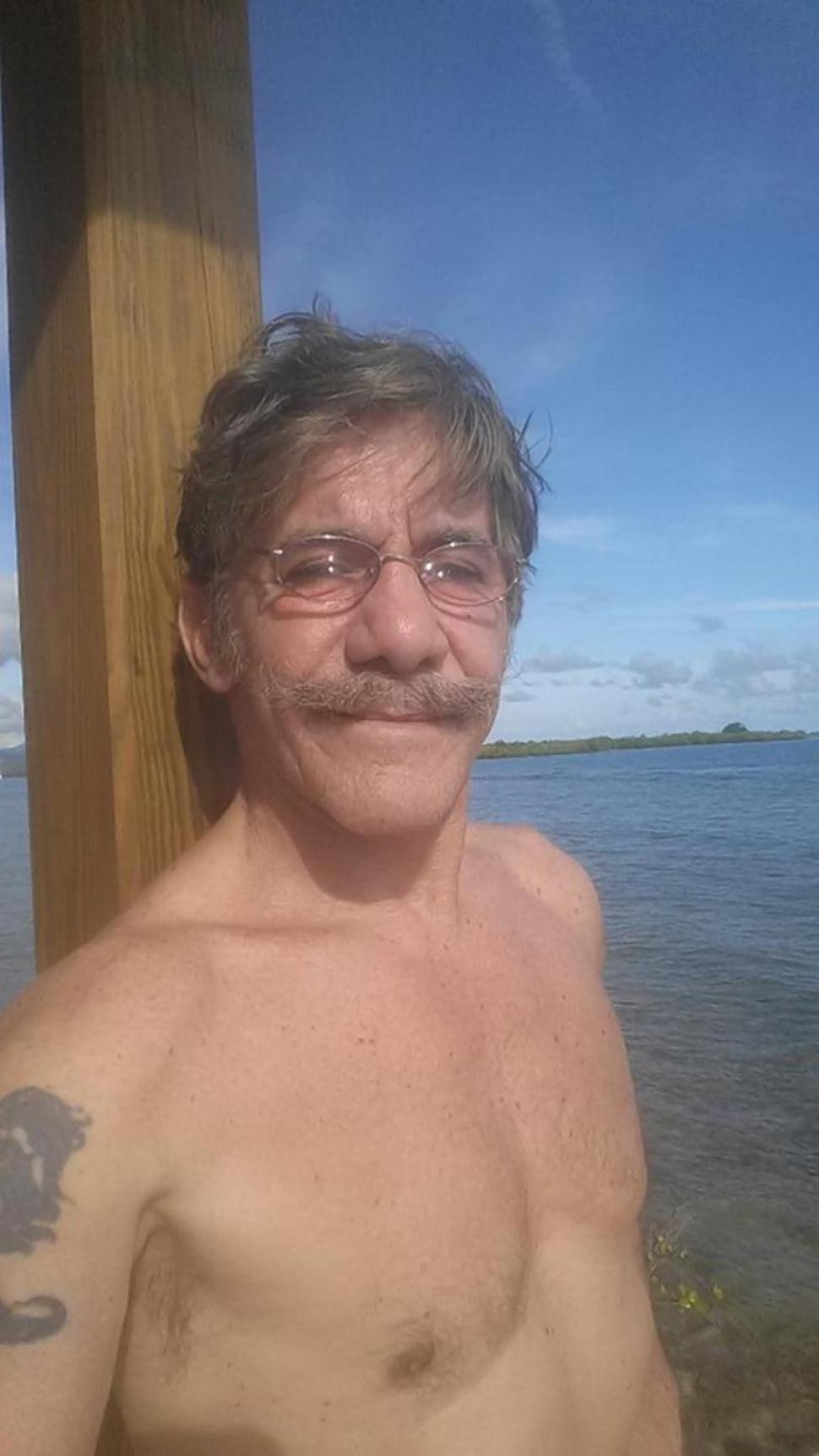 Some people thought it was weird when Geraldo Rivera included a topless selfie in a tweet about the situation in the Middle East.