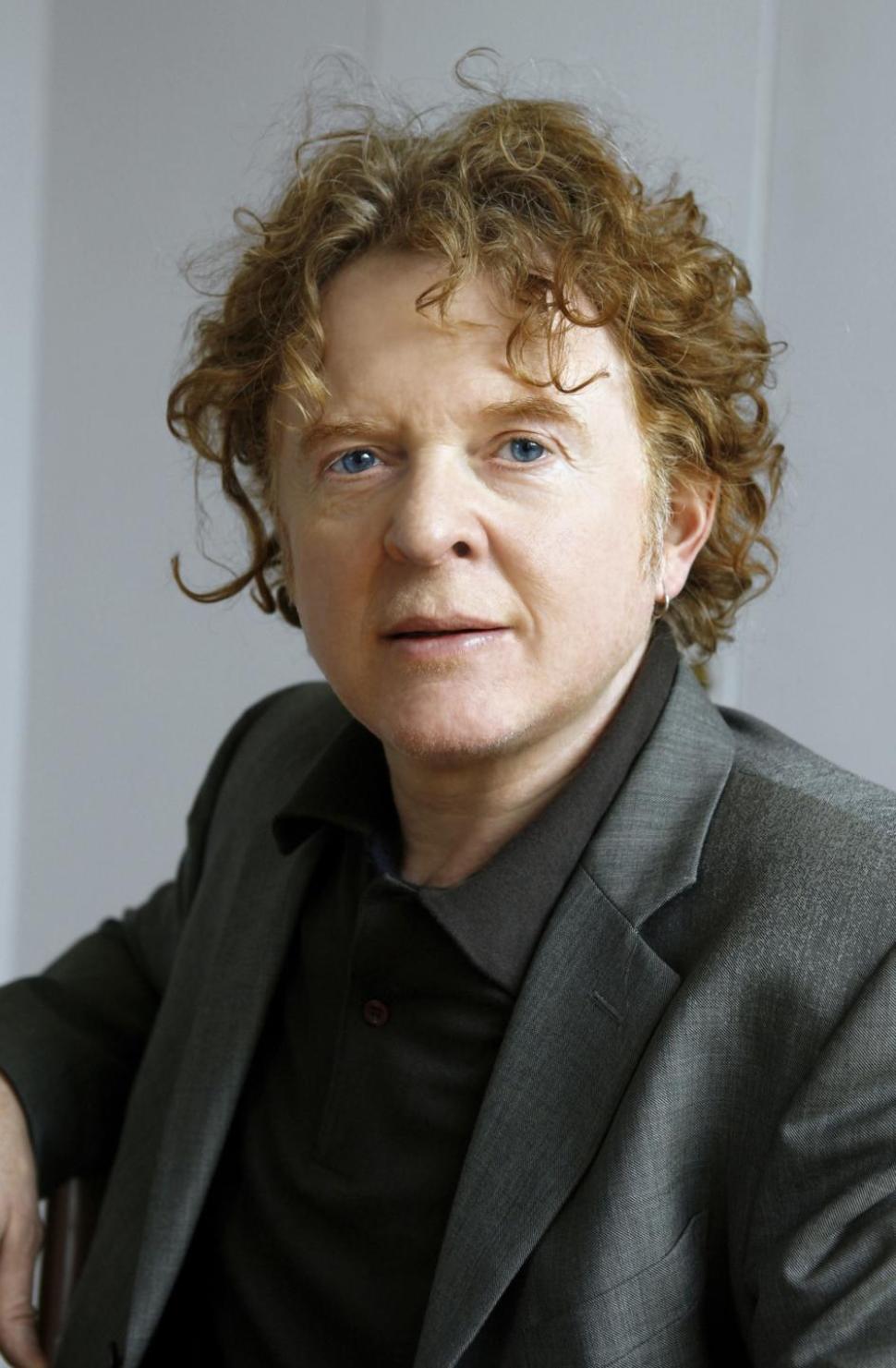 Mick Hucknall has revealed that he had a thyroid condition that went undiagnosed for years.