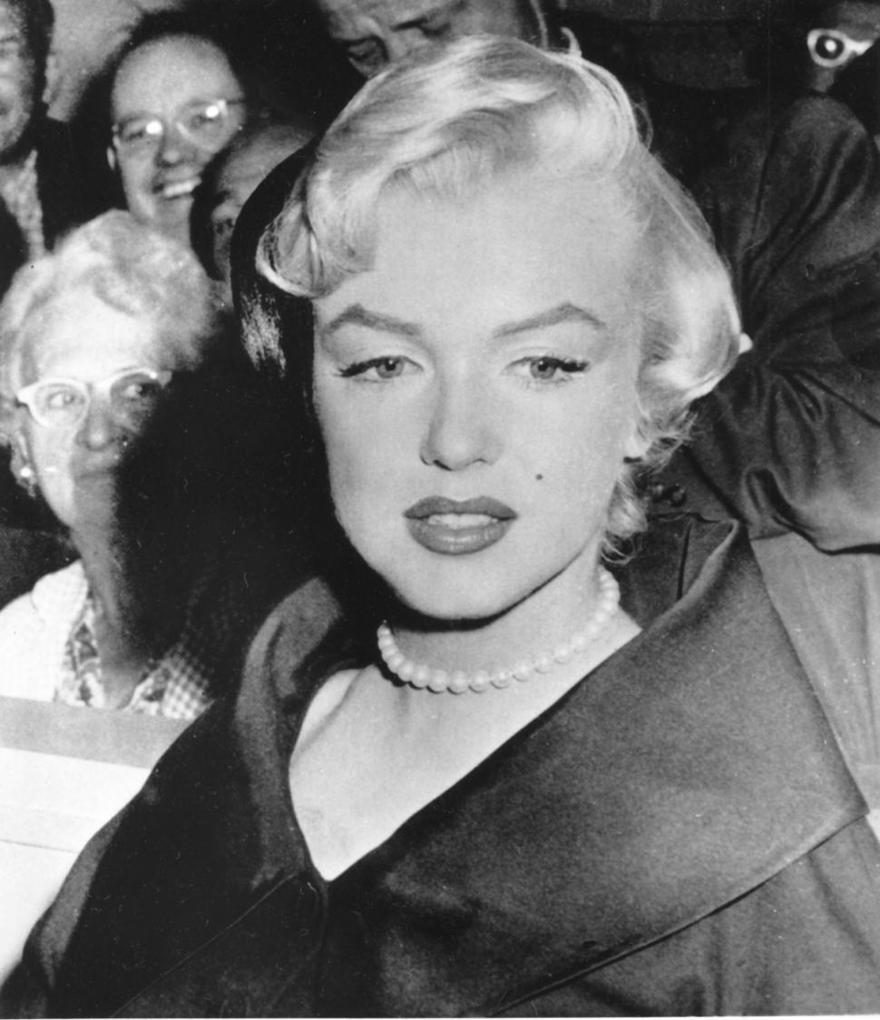 Monroe announced her separation to DiMaggio and the public at the same time.