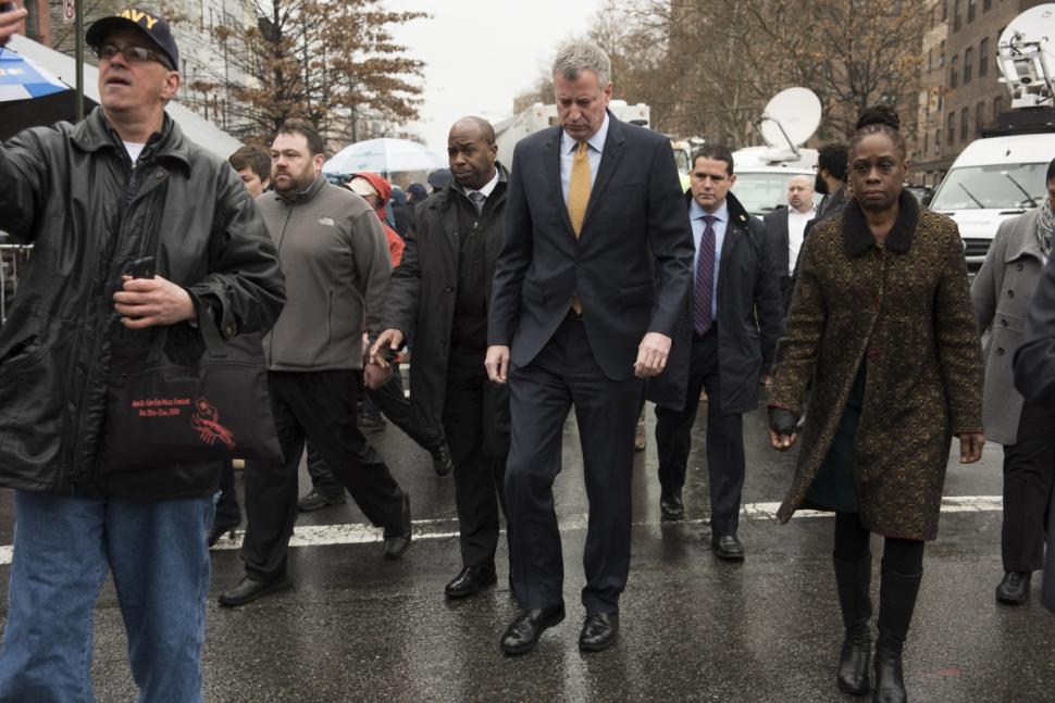 It's time for Mayor de Blasio and the city's police department to settle their differences.
