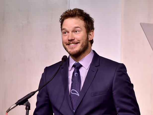 Chris Pratt sings at Parks and Recreation party