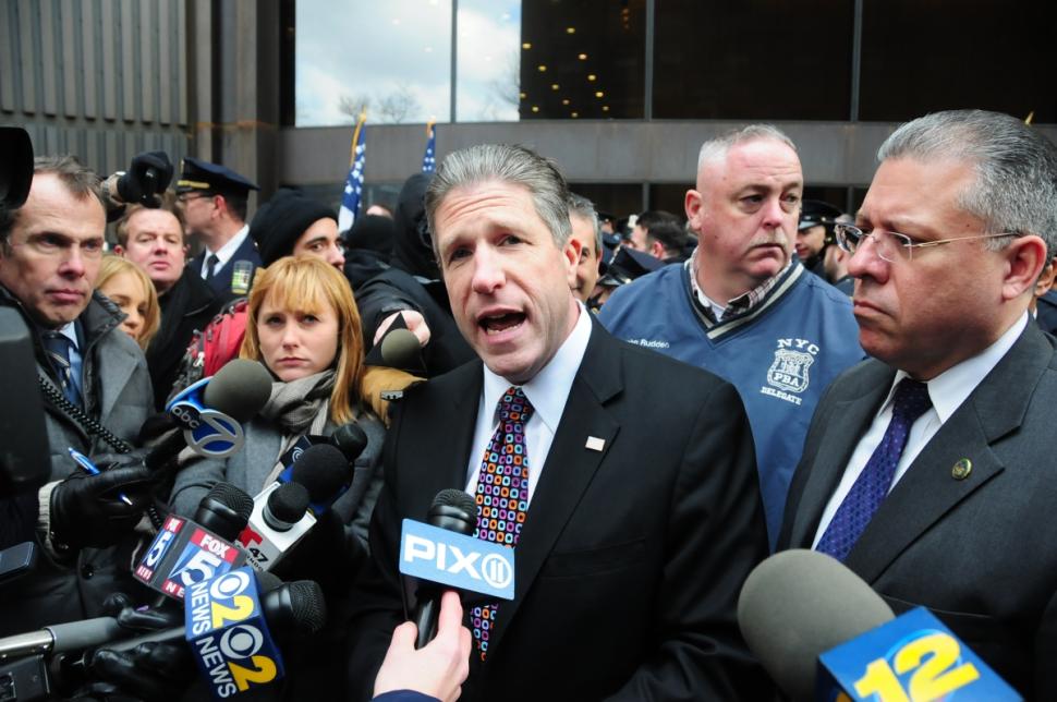 It's time for cop union chief Pat Lynch to shut up and play nice.