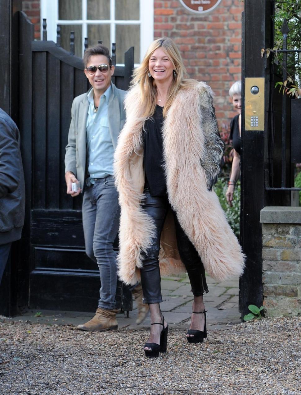 Kate Moss and hubby Jamie Hince celebrate her furrrty ... errr ... 41st birthday in London. 