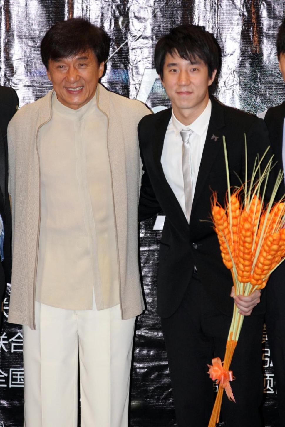 Jaycee Chan (r.), with dad Jackie Chan, was in jail for allowing people to use marijuana in his apartment.