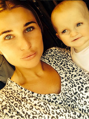 Make-up free Billie Faiers shares adorable 'Sunday morning selfie' alongside daughter Nelly [Instagram]