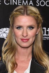 Nicky Hilton purchased necklaces from Nicole Richie’s House of Harlow line in Shrewsbury, N.J.
