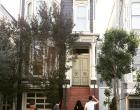 John Stamos stands outside the ‘Full House’ house while fans had no clue that they were mere feet away from Uncle Jesse.