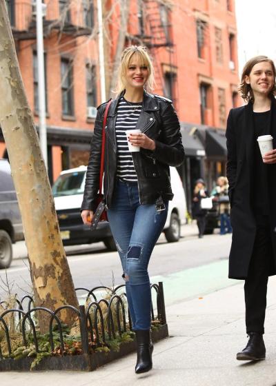 VS beauty Erin Heatherton takes a stroll in city before snow hits. 