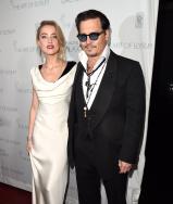 Johnny Depp marries Amber Heard.