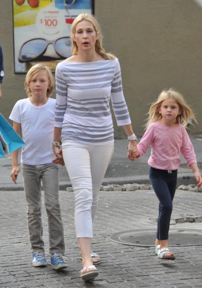 Actress Kelly Rutherford and her children Hermes Giersch (l.) and Helena Giersch are seen on July 13 in New York City.