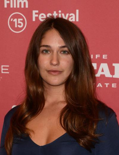 Lola Kirke, the younger sister of "Girls" star Jemima Kirke, had a brief stint as a wannabe child actor. 