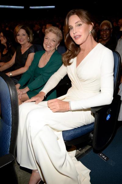 Mother Esther Avry defended Caitlyn Jenner and said the “I Am Cait” star should be cleared of any wrongdoing.