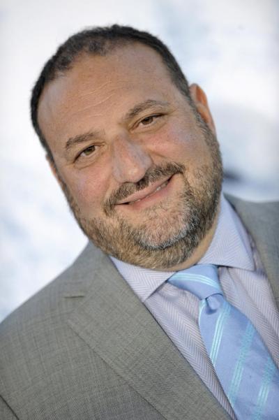 Movie producer Joel Silver pictured at a 2009 movie premiere. His assistant Carmel Musgrove passed away while vacation in Bora Bora with Silver and his family.