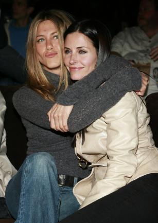 Aniston (l.) and Cox (r.) were castmates on the NBC mega-hit series “Friends.”