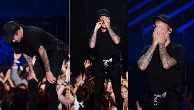 Justin Bieber breaks down into tears after his VMA performance.