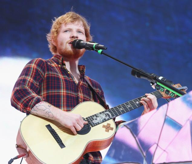 Ed Sheeran has confused fans about whether he actually has a huge lion tattooed on his chest.