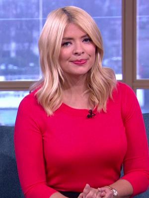 Holly Willoughy revealed her legs were in plaster for 6 weeks [ITV]